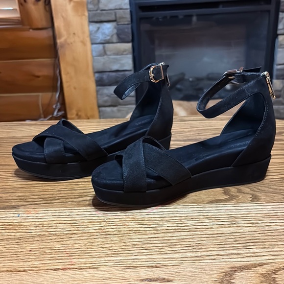 Giani Bernini Black Platform Sandals‎ - Picture 2 of 7